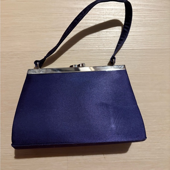 Small Purse - Picture 2 of 5